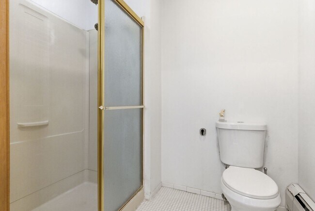 Building Photo - 2001 Orrington Ave