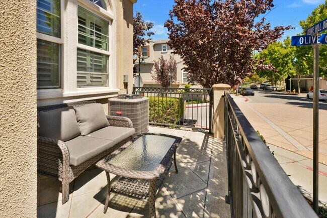 Building Photo - 378 Olive Hill Dr