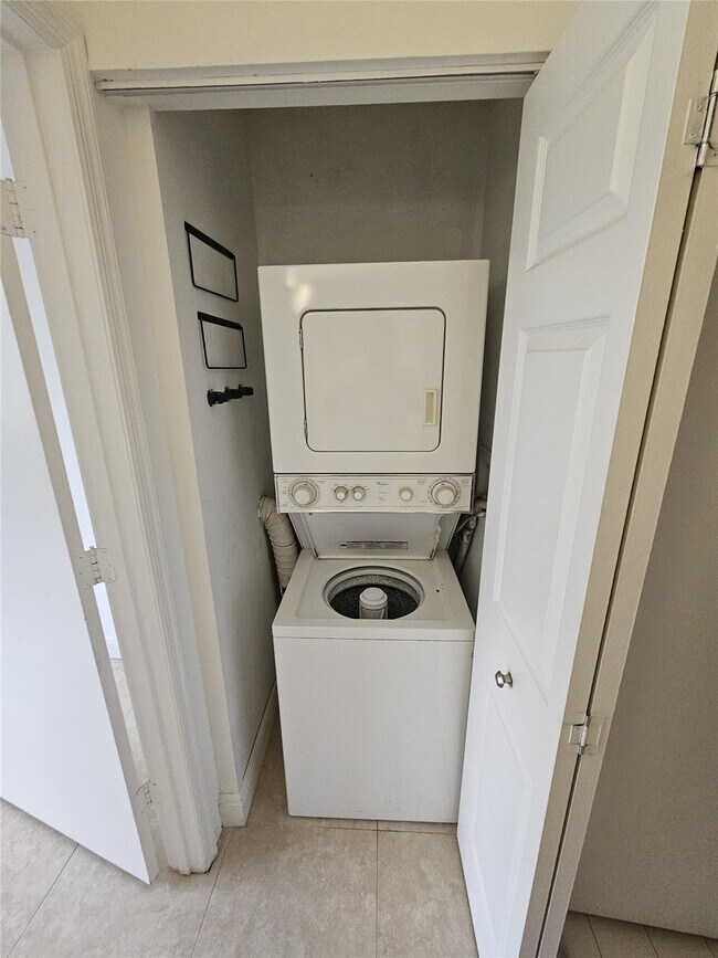 Building Photo - 12172 St.Andrews Pl