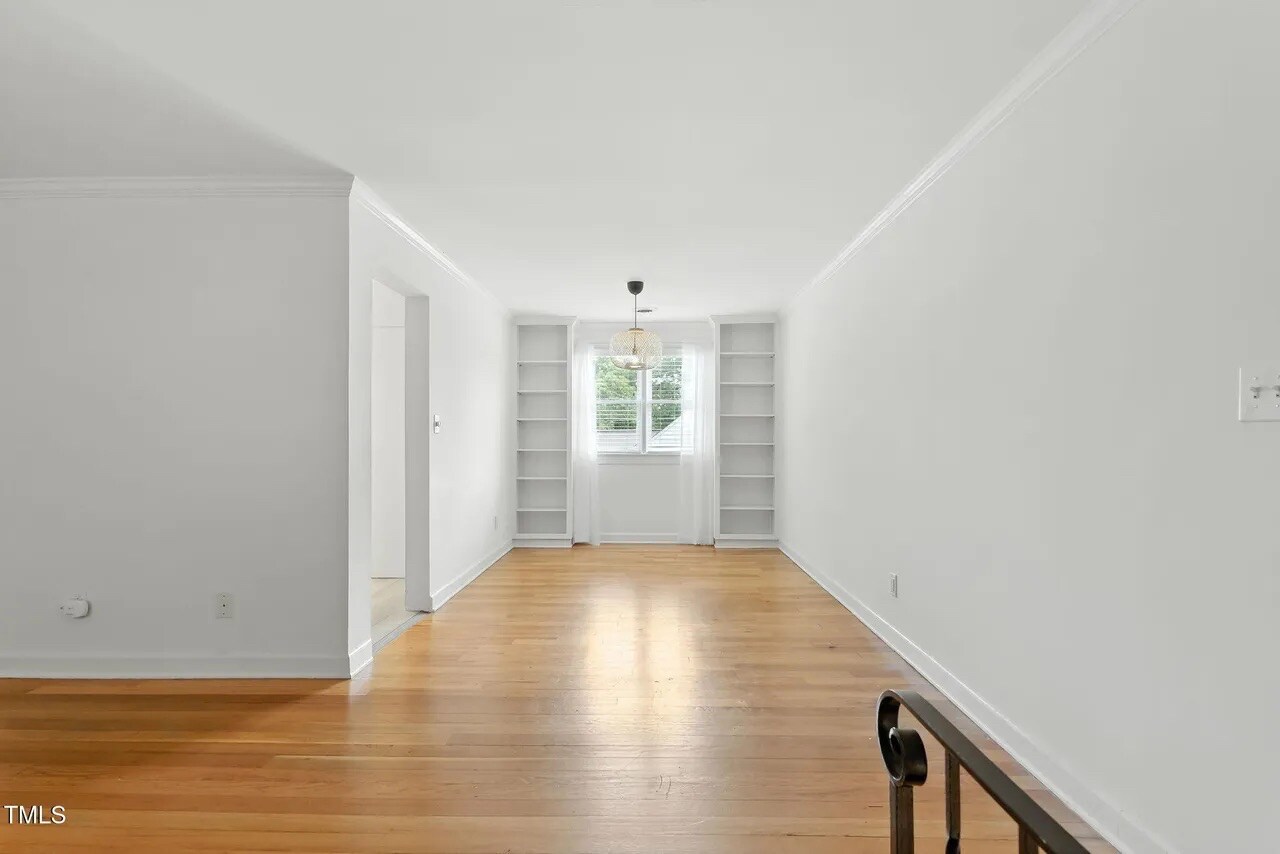 Building Photo - Room in Condo on Smallwood Dr