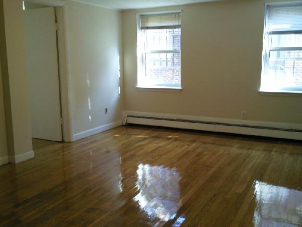 Building Photo - 126 Warren St