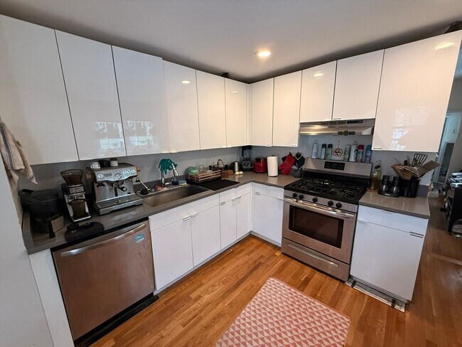 Building Photo - 7-9 Biltmore St