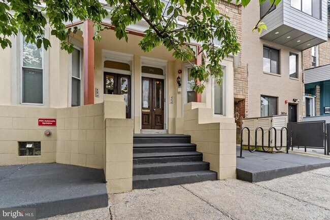 Building Photo - 3830 Baring St
