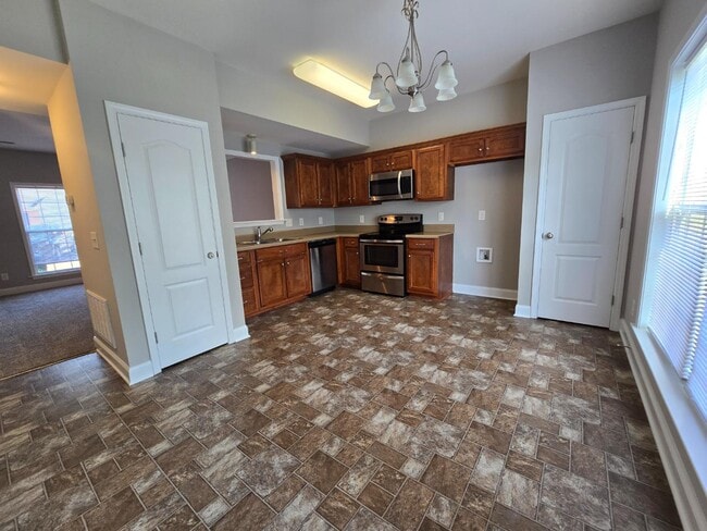 Building Photo - 719 Cobblestone Dr