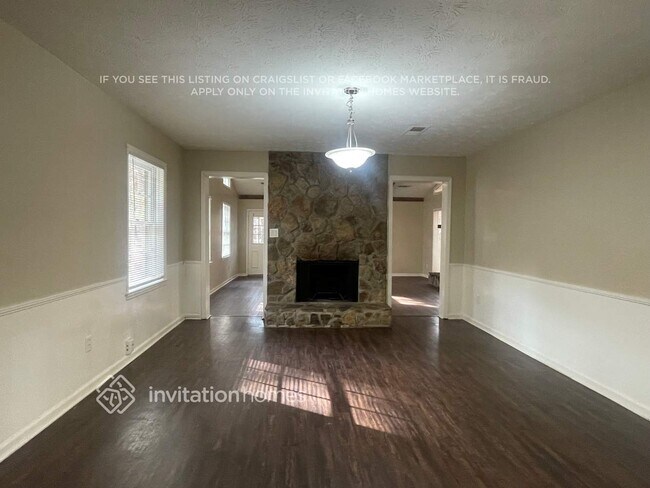 Building Photo - 1234 Woodland Ct SE