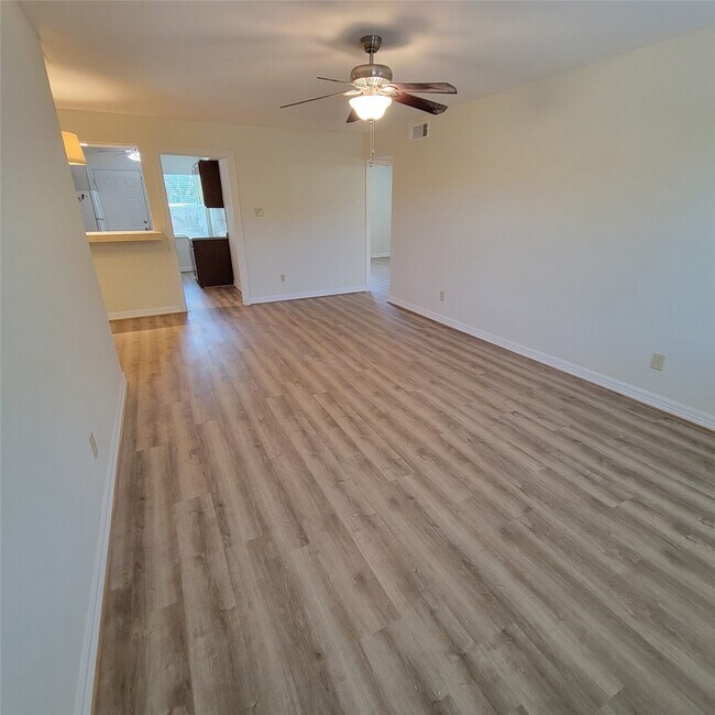 Building Photo - 11649 Chimney Rock Rd