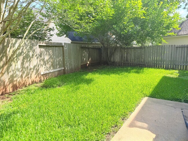 Building Photo - 2806 Bent River Ct