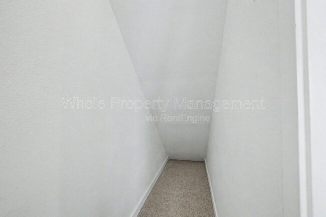 Building Photo - 5803 Poplar St