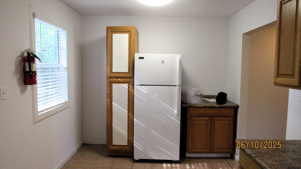 KITCHEN 2 - 134 St John Ave