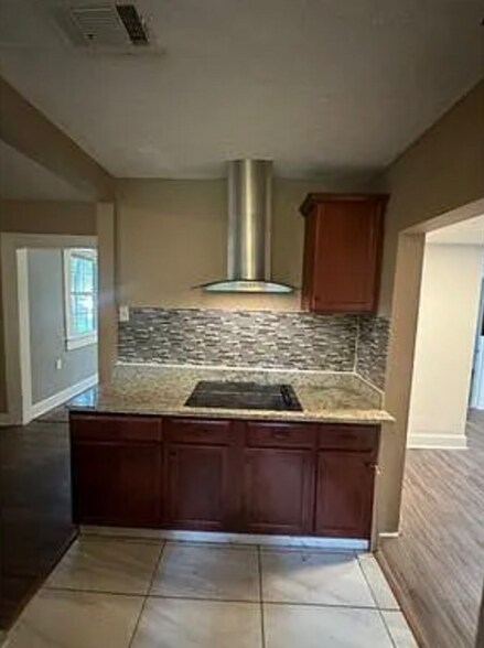 Building Photo - 2219 Locust St