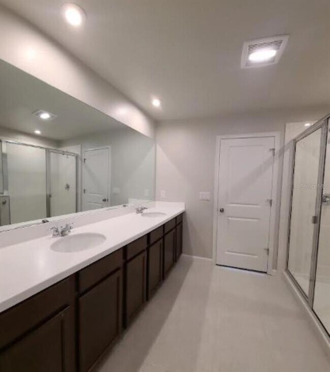 Building Photo - 2525 Arbor Wind Dr