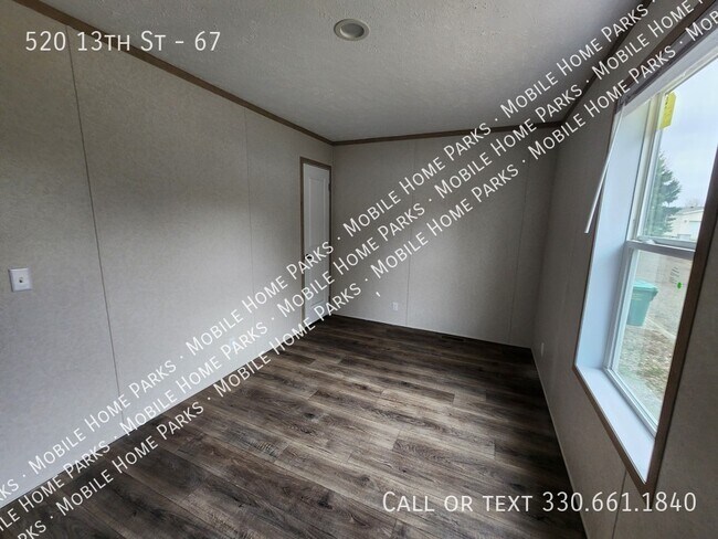 Building Photo - 520 13th St