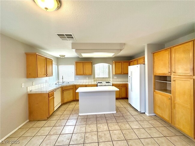 Building Photo - 7612 Glorietta Bay Ct