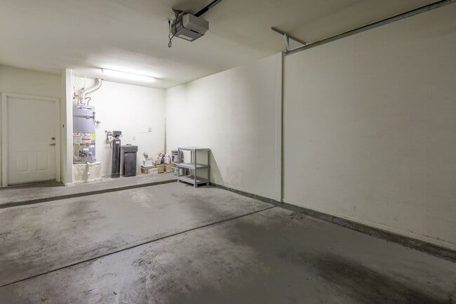 Building Photo - 2 Bedroom Condo In Guard Gated Summerlin C...