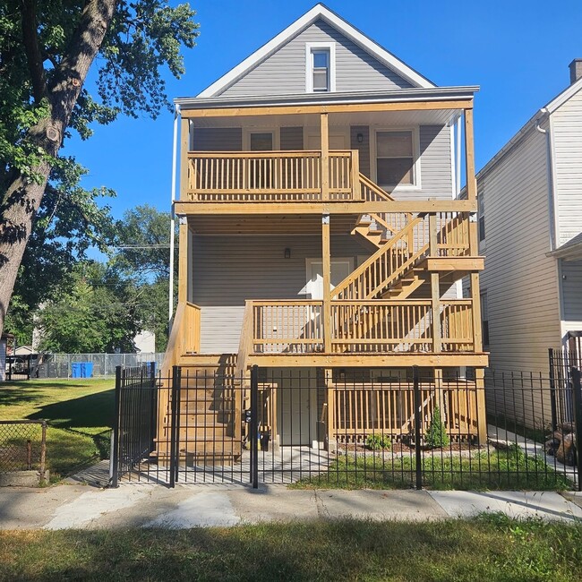 Primary Photo - 8509 S Brandon Ave