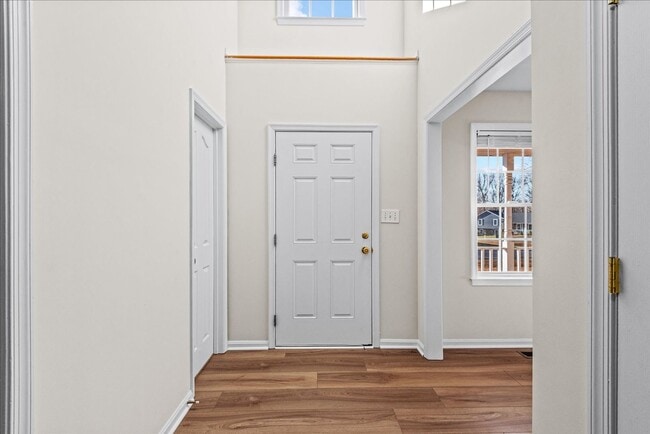 Building Photo - Near VRE and I-95!