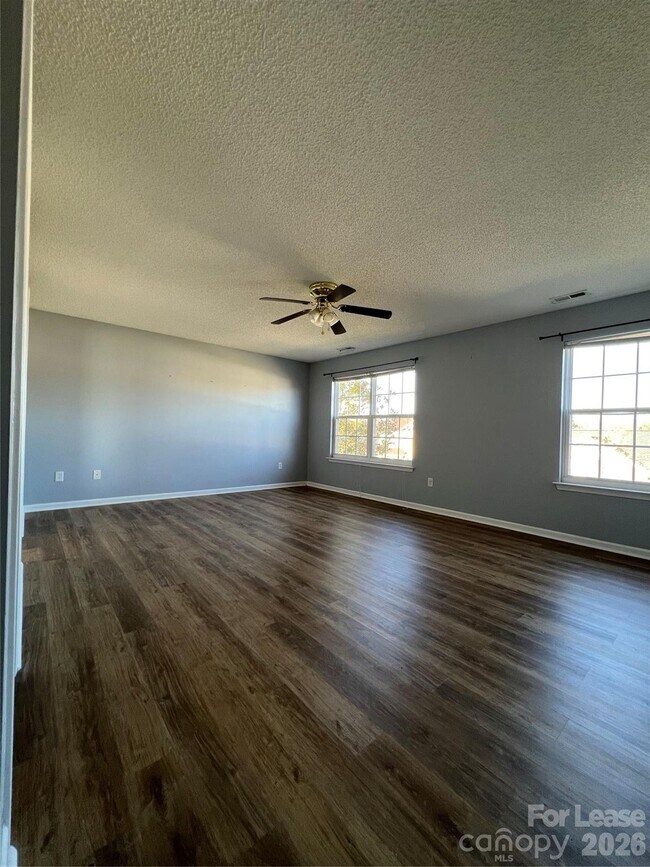 Building Photo - 4006 Shadow Pines Cir