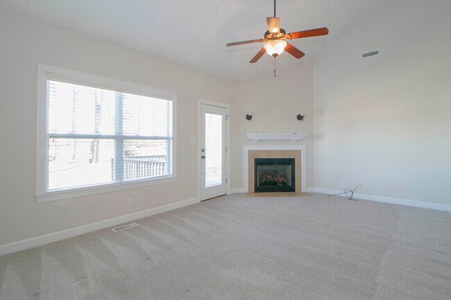 Building Photo - 115 Annalise Dr