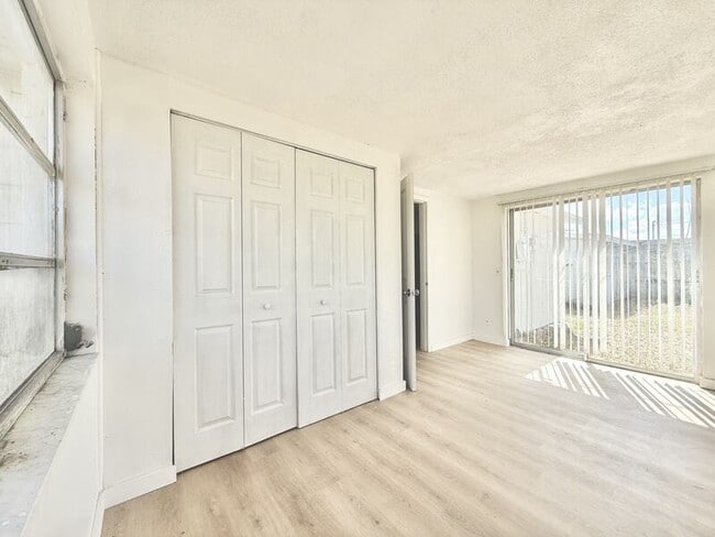 Building Photo - 12909 Kings Manor Ave