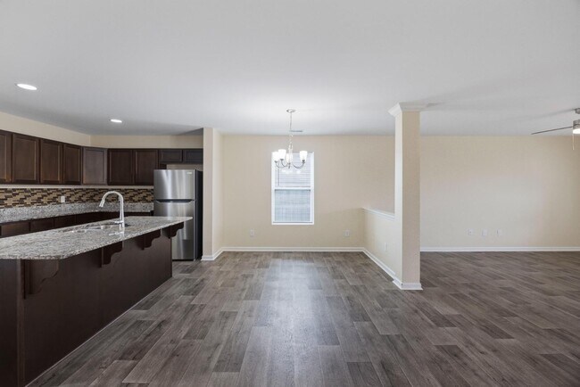 Building Photo - 442 Thoroughbred Dr
