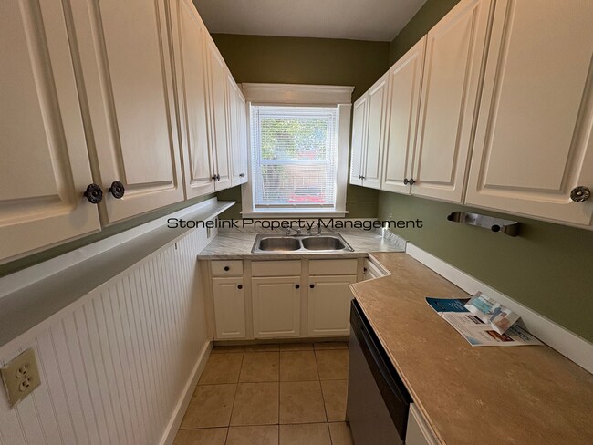 Building Photo - 154-156 Oakland Avenue