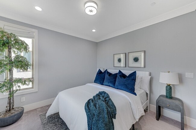 Building Photo - Distinctive Fully Furnished Estate in The Canyons!