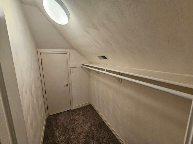 Building Photo - THREE SHIPS LANDING