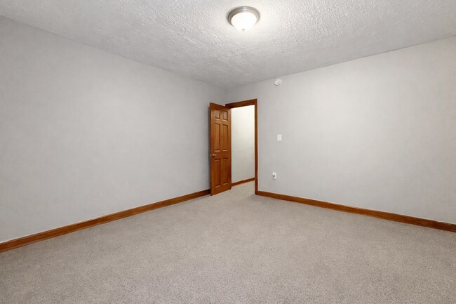 Building Photo - 3BR Baltimore Rowhome with Central Air & In-Unit Laundry