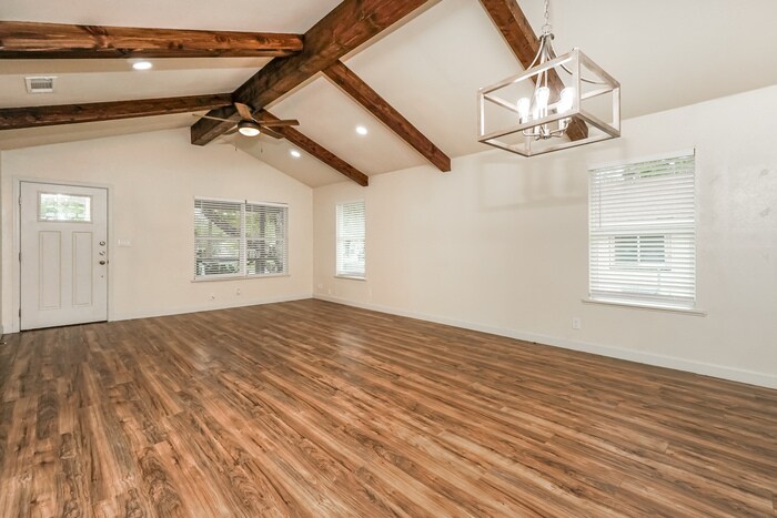 Building Photo - 931 W Hutchins Pl
