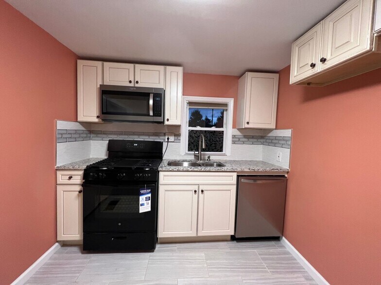 Building Photo - 117 Barbee Rd