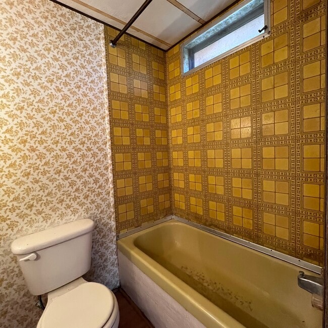 Building Photo - 282 Pete Martin Dr