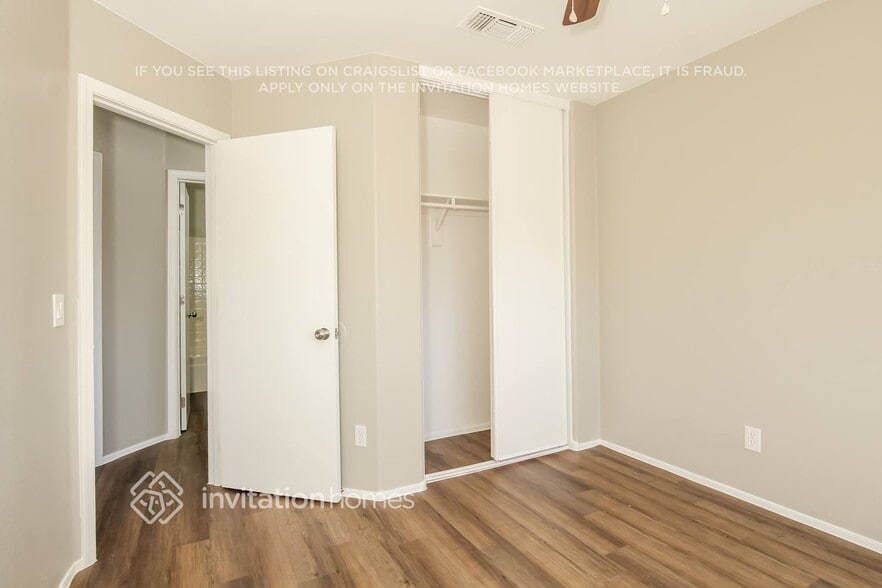 Building Photo - 11765 W Dahlia Dr