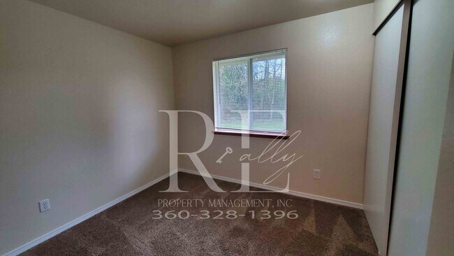 Building Photo - Peaceful End-of-Street Duplex with Private...