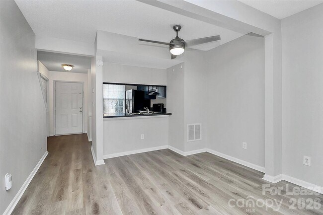 Building Photo - 650 Lex Dr