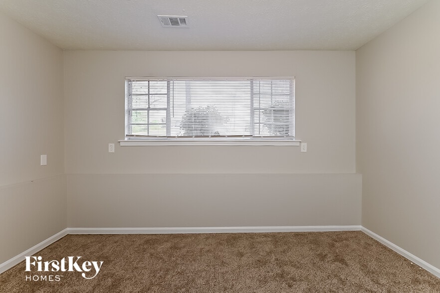 Building Photo - 8531 Jenson Dr