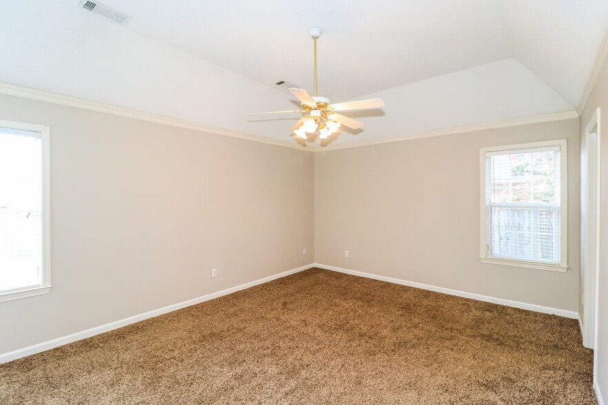 Building Photo - 5061 Thornebrook Cove