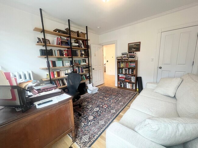 Building Photo - 55 Magazine St