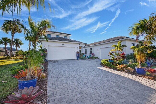 Building Photo - 11460 SW Pietra Wy