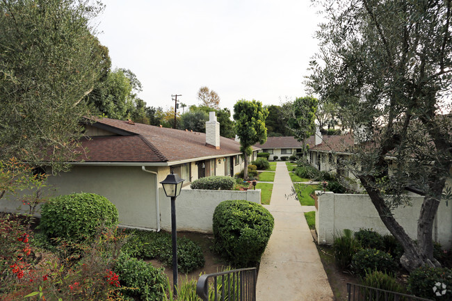 Hillcrest Glen Garden Apartments - Hillcrest Glen Apartments