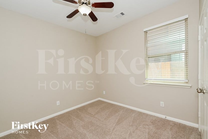 Building Photo - 12919 Pecan Shores Dr