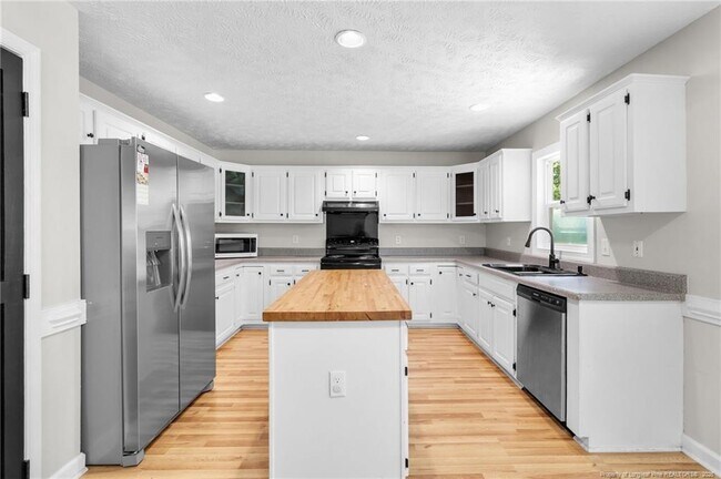 Building Photo - 3412 Cedar Hill Dr