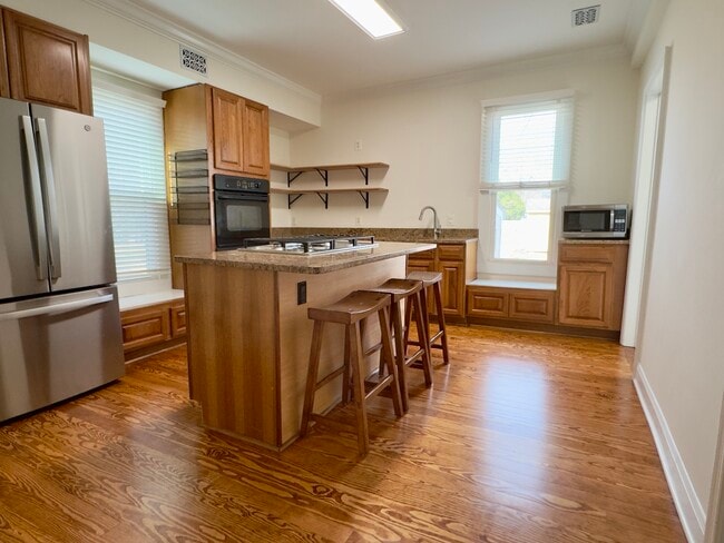 Building Photo - 625 Goldsborough St