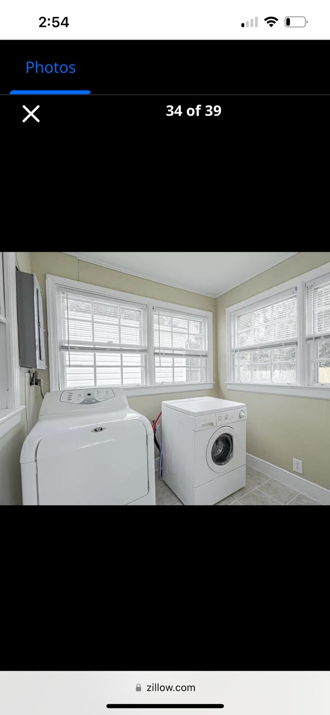 Laundry Room/Mudroom - 611 Greenway Dr