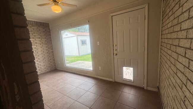 Building Photo - 3 Bedroom Home Conveniently Located off Stan Schlueter in Killeen