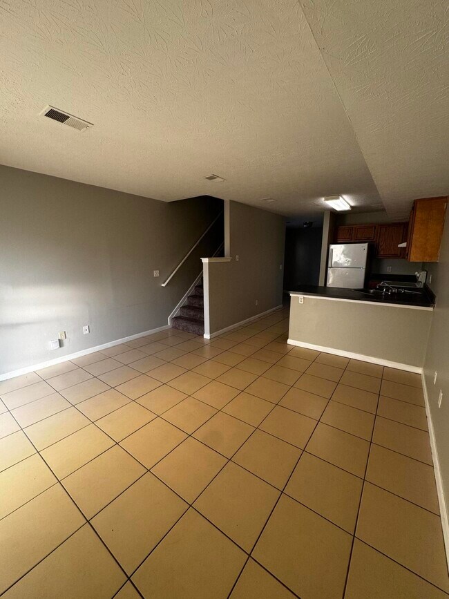 Building Photo - 230 Mousas Way