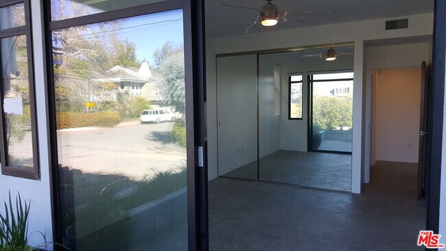 Building Photo - 581 Agate St