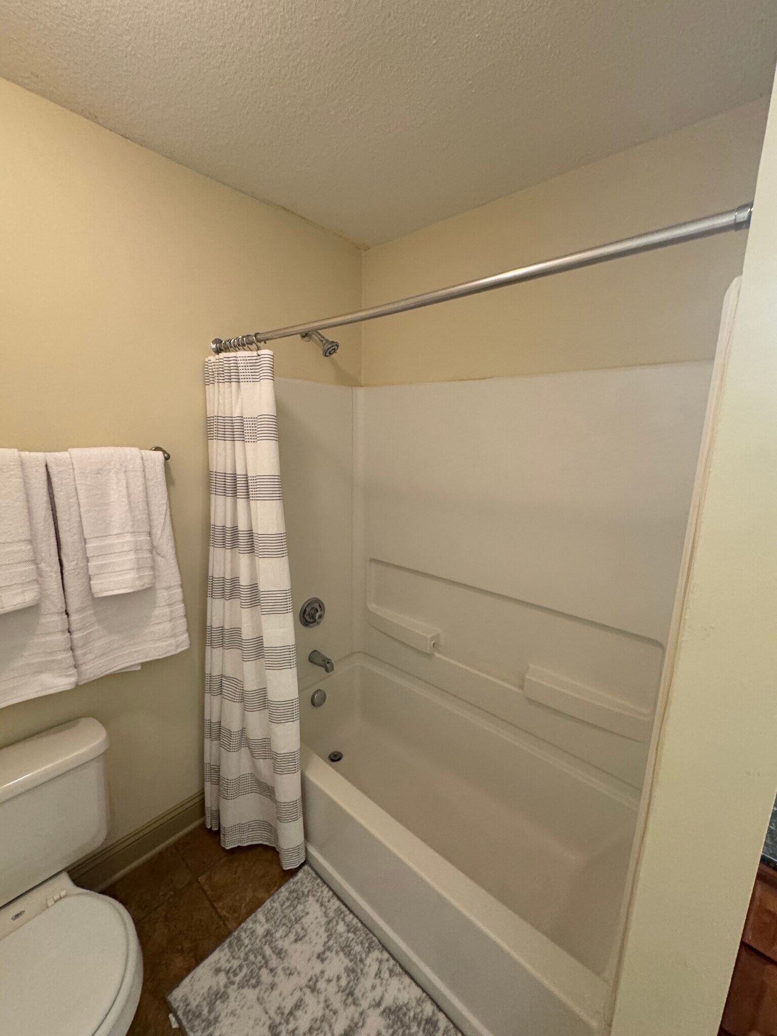 Building Photo - 1613 Muscovy Way
