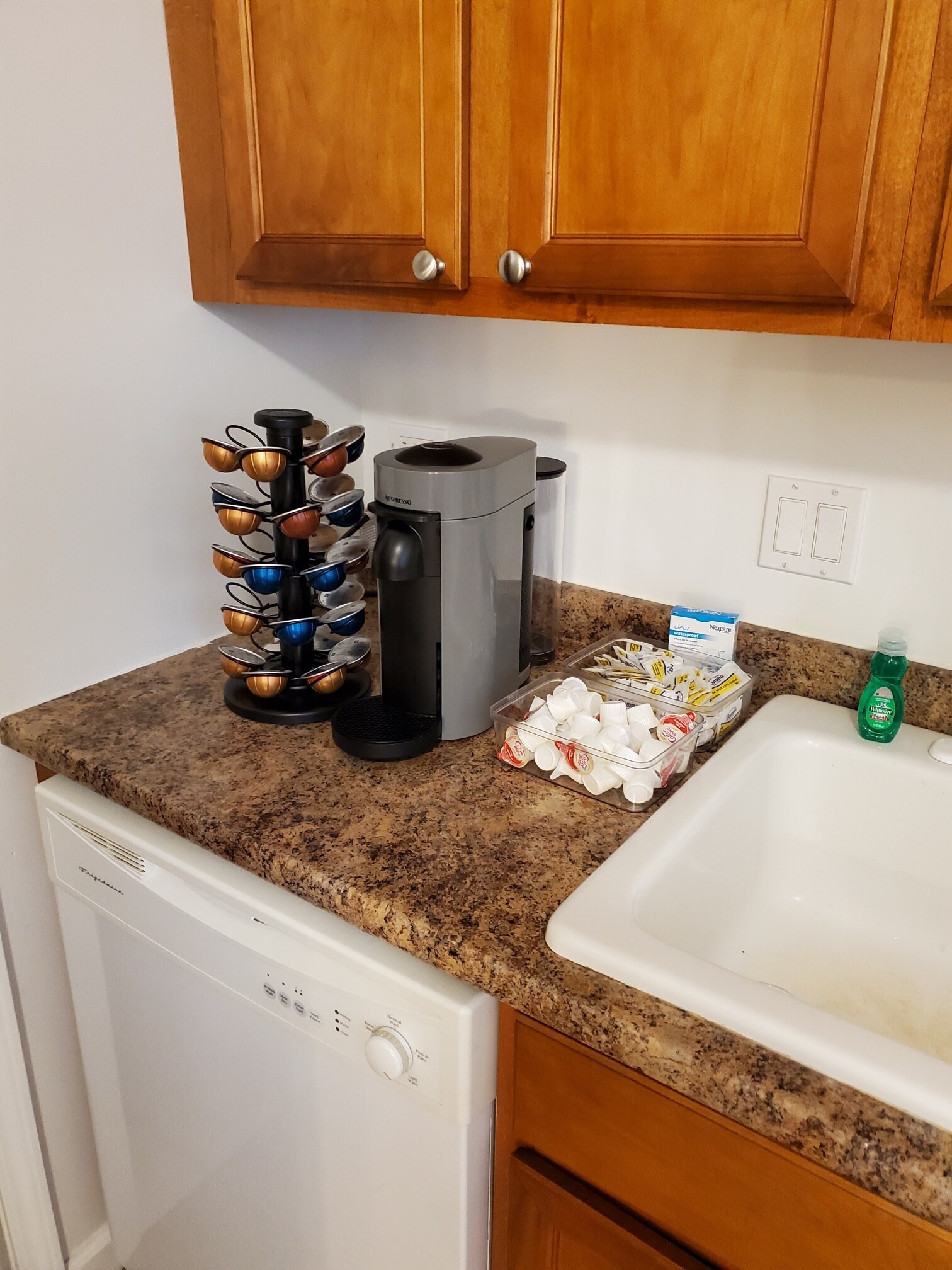 Kitchen - 3034 N Drake Ave