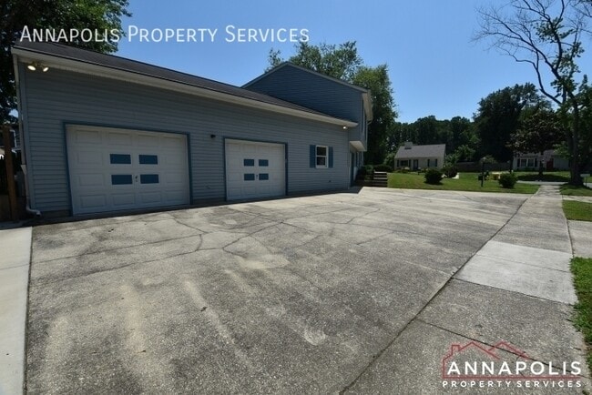 Building Photo - 1663 Canonade Ct