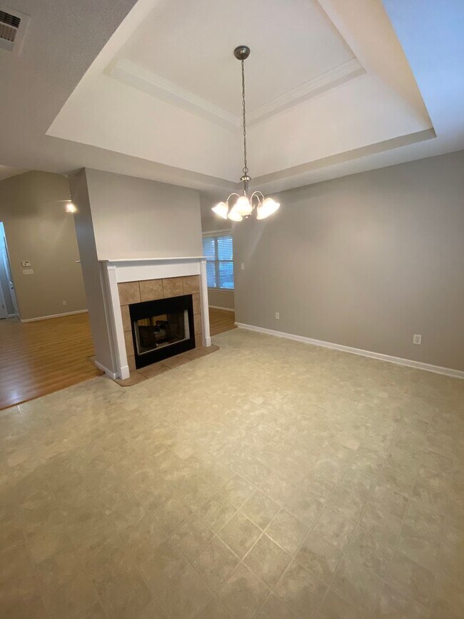 Building Photo - 204 Wembley Dr